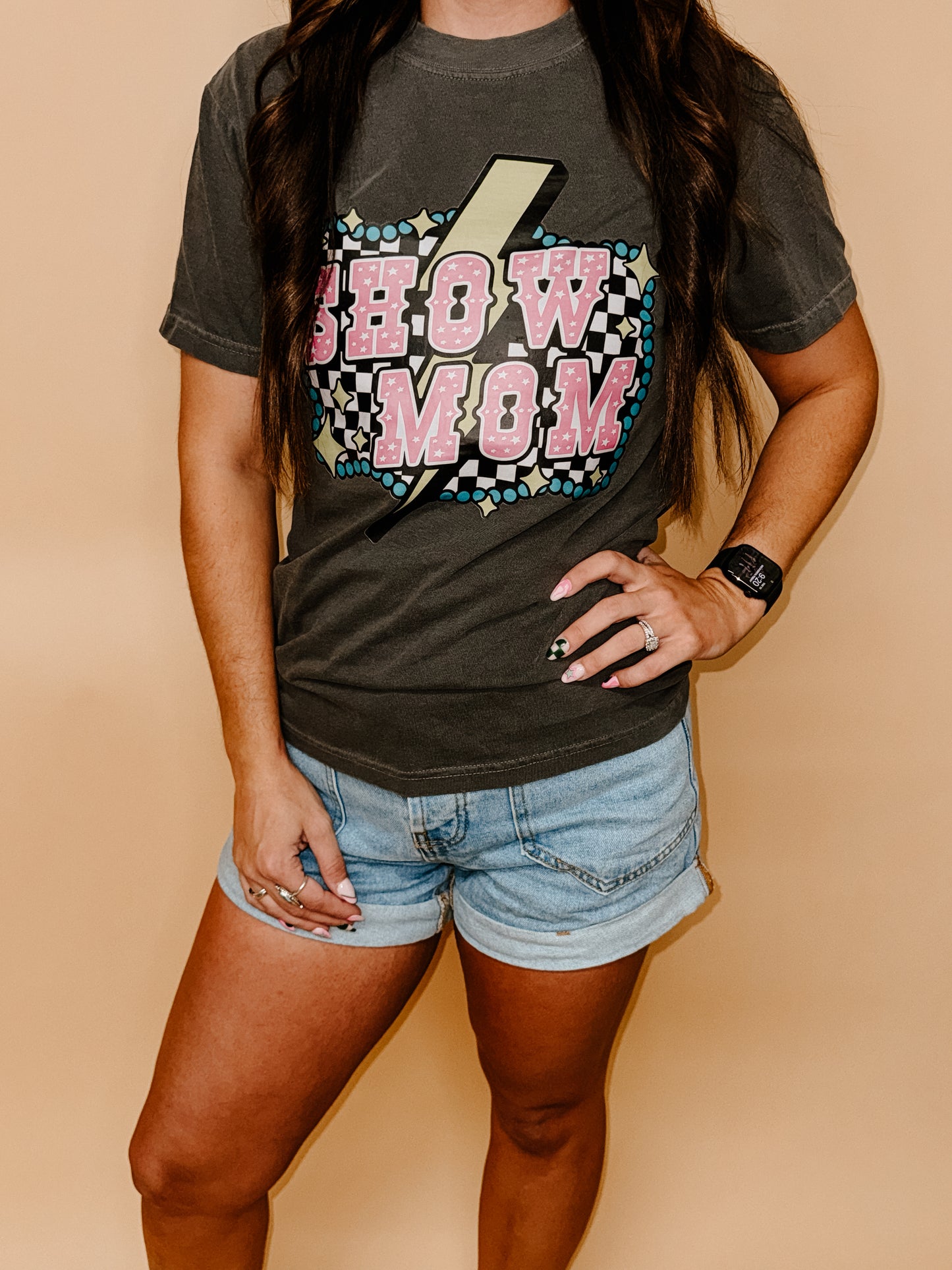 Show Mom Tee