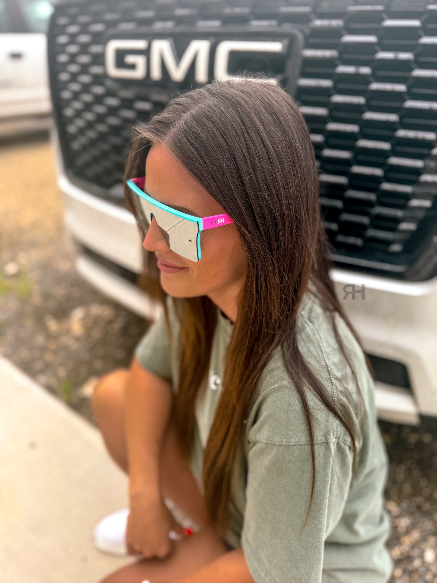 Vibin’ Sunnies RTS